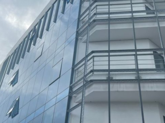 Thi công cửa kính cường lực tại TP HCM