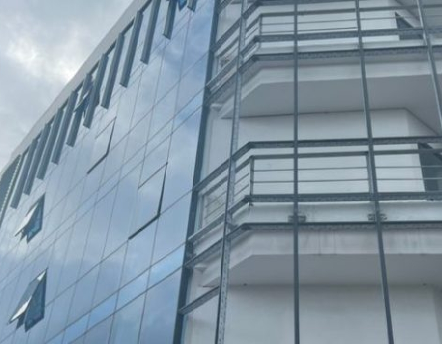 Thi công cửa kính cường lực tại TP HCM